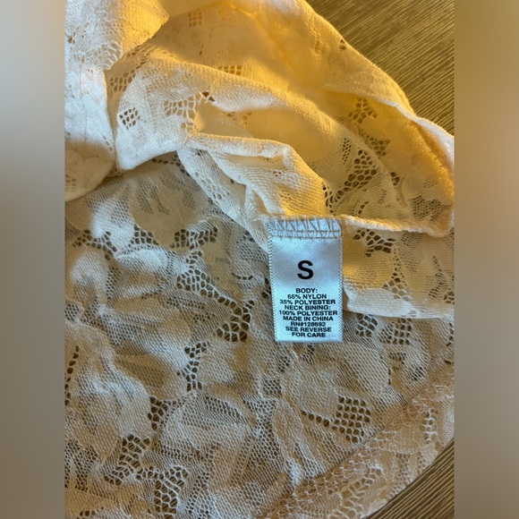 NWT Madden Girl Cropped Lace Longsleeve - Picture 7 of 7